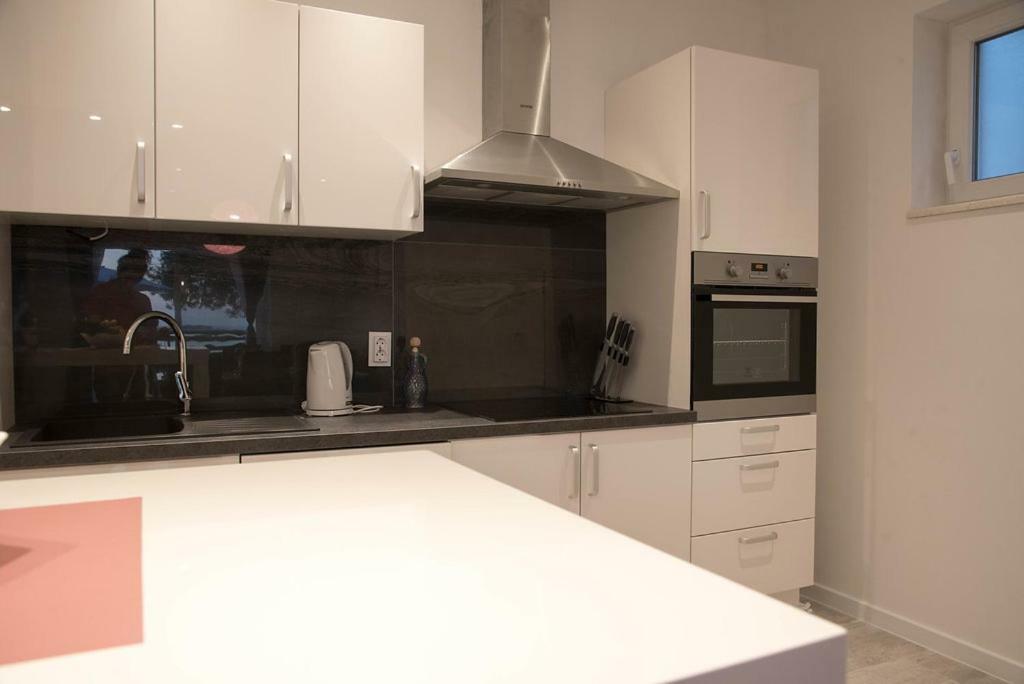 Apartment Eli - Sea View Млини Екстериор снимка