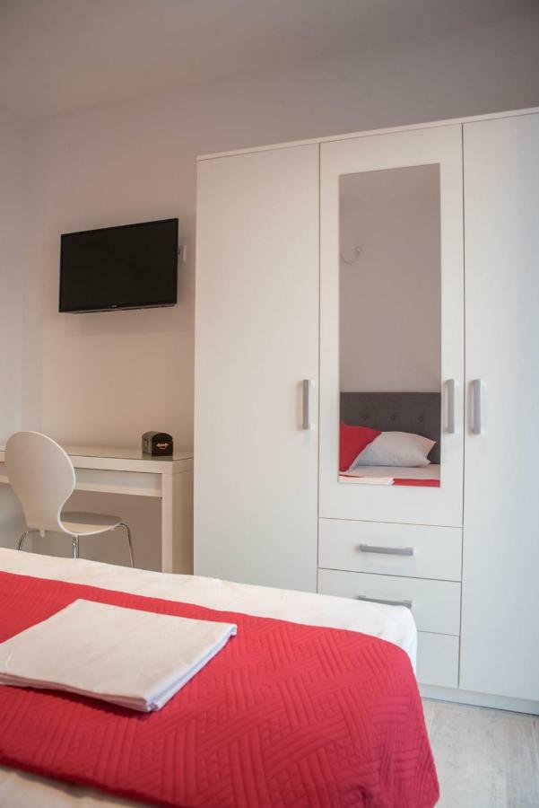 Apartment Eli - Sea View Млини Екстериор снимка