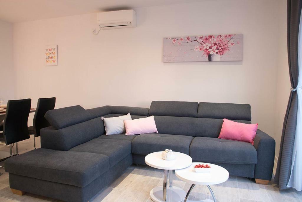 Apartment Eli - Sea View Млини Екстериор снимка
