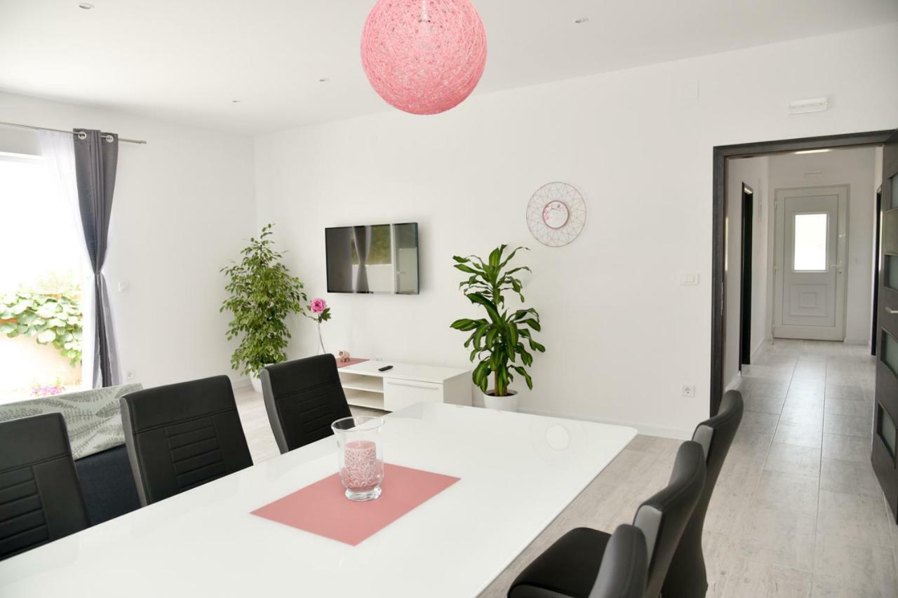 Apartment Eli - Sea View Млини Екстериор снимка